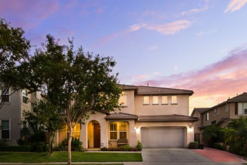 6631 Palmer St, Chino, CA 91710-7363