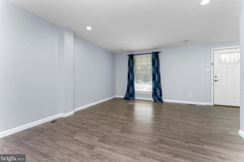 6523 Field Master Dr, Springfield VA  22152-2150 exterior