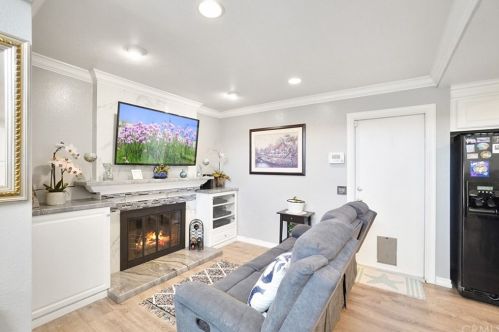 260 Brookside Ct, Anaheim CA  92808-1204 exterior