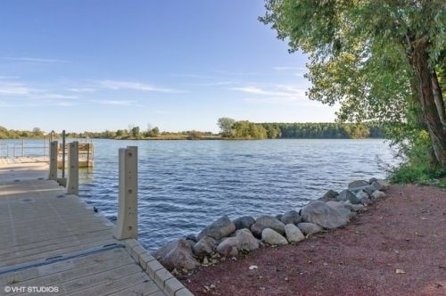 921 Sterling Heights Dr, Antioch, IL 60002-6223