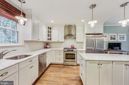 1506 Live Oak Dr, Silver Spring MD 20910-1543 exterior