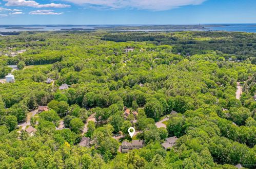 79 Glen Rd, Yarmouth, ME 04096-8136