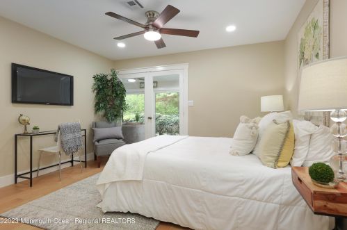 29 Manchester Ct, Tinton Falls NJ 07701-5490 exterior