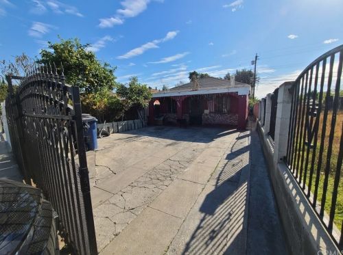 2134 Hatchway St, Compton, CA 90222-2521