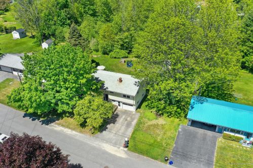 22 Valley St, Lewiston, ME 04240-4548