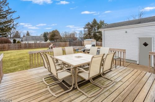 104 Hamilton Dr, Hackettstown NJ  07840-1326 exterior