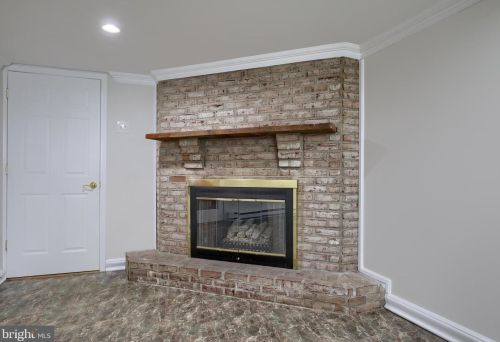 2860 Southwick Dr, Lancaster PA  17601-3549 exterior