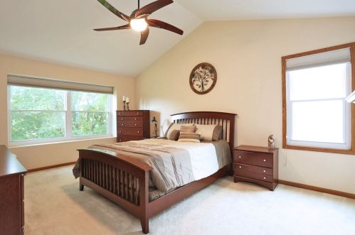 809 Burning Trl, Carol Stream IL  60188-9148 exterior