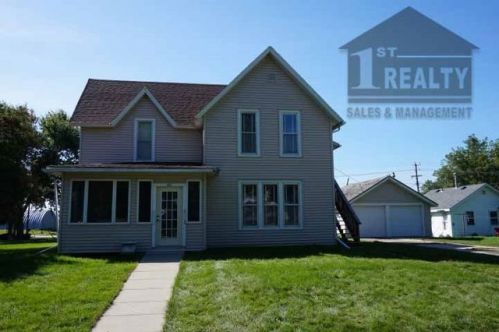 301 1st St, Wayne, NE 68787-1840