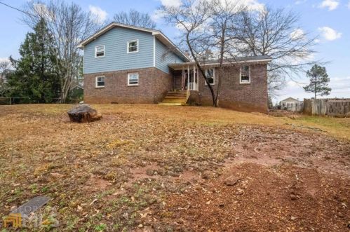 2270 Tourney Dr, Marietta, GA 30062-1758