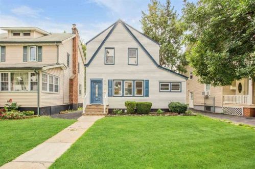 136 Leslie St, Bloomfield, NJ 07003-5823