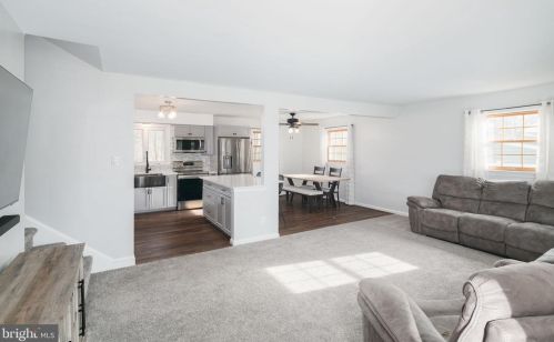 1221 Oakwood Rd, Tavistock NJ  08033-3632 exterior