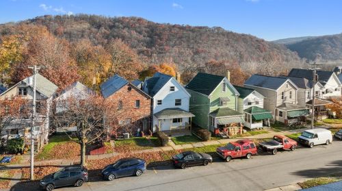 225 Sherman Ave, Vandergrift, PA 15690-1126