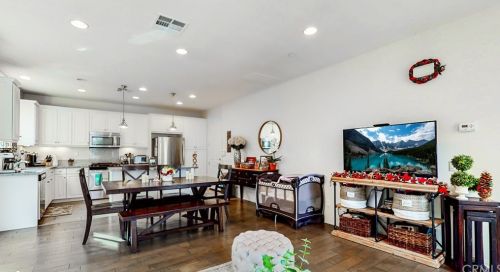 125 Desert Bloom, Irvine CA  92618-8871 exterior