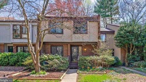 2127 Colts Neck Ct, Herndon, VA 20191-1840