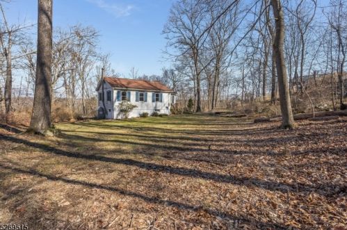 14 Fenner Dr, Fredon, NJ 07860-8861