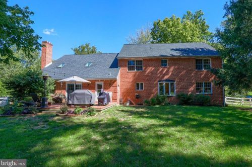 131 Bentley Ln, Lancaster PA  17603-6203 exterior