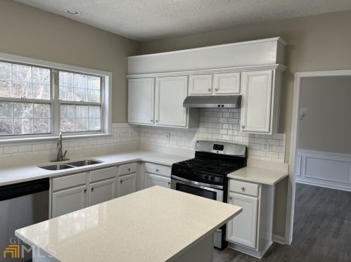 634 Chasefield Ct, Marietta, GA 30066-8507