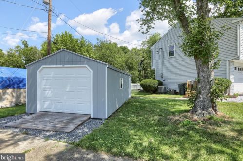 1501 Robert Rd, Lancaster PA  17601-5632 exterior