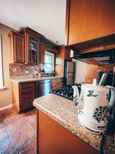 2933 98th St, Hammond IN  46322-3349 exterior