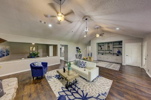 2029 Pond Shore Dr, Angleton TX 77515-7483 exterior