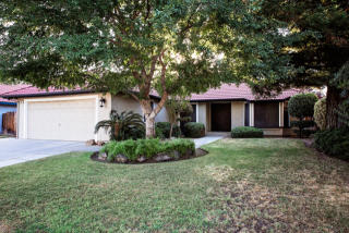 959 Jasmine Ave, Clovis, CA 93611-6217