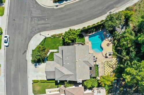 8730 Foxhollow Dr, Anaheim CA  92808-1674 exterior