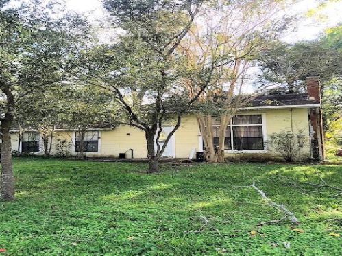 713 Yaupon St, Bellvue, TX 77418-2335