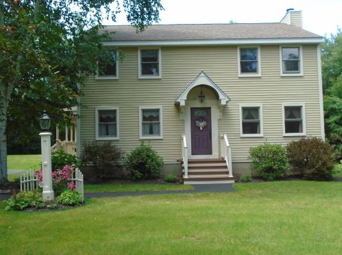 34 Irving Dr, Concord, NH 03301-8625