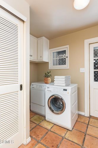 1408 Cordova Ave, Glendale CA  91207-1532 exterior