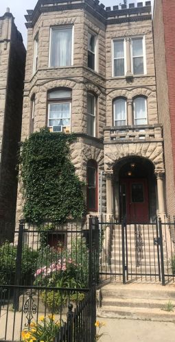 4416 Prairie Ave, Chicago, IL 60653-3208