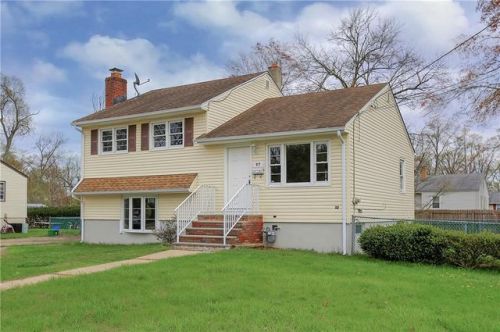 97 Curtis Ave, Piscataway, NJ 08854-1903