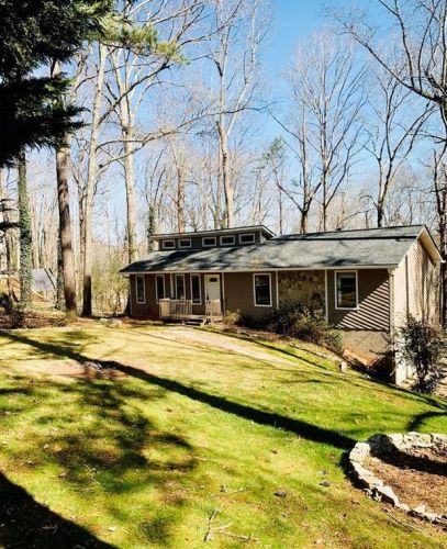 175 Little Brook Dr, Holly Springs, GA 30188-1930