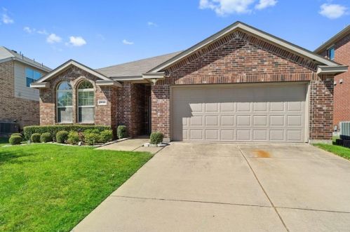 2048 Forest Meadow Dr, Princeton TX  75407-2654 exterior