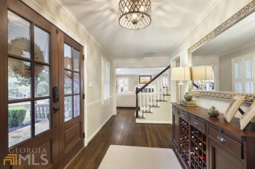 4370 Club Dr, Atlanta, GA 30319-1120