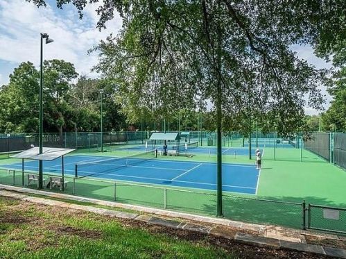 2609 Rockport Cir, Garland TX 75044-2823 exterior