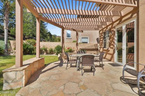 735 Eisenhower Way, Simi Valley CA 93065-8361 exterior