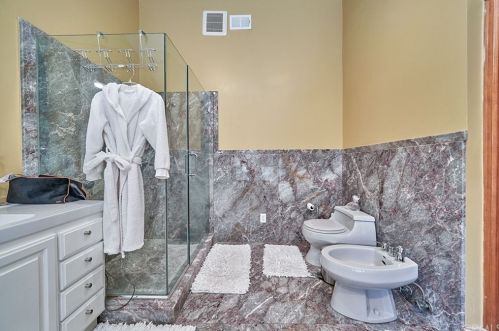 3004 Altura Ave, Glendale CA 91214-3602 exterior