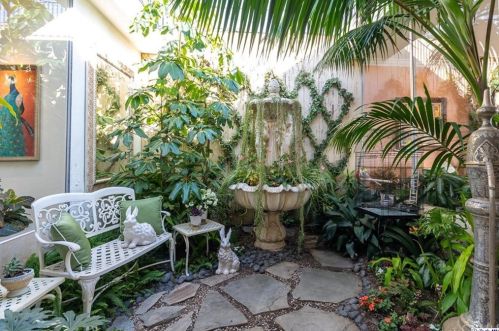 1629 Heather Ridge Dr, Glendale CA  91207-1035 exterior