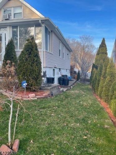 20 Milton Ave, Nutley, NJ 07110-3018