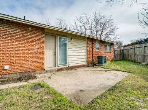 3037 Mccarthy St, Irving TX  75062-4150 exterior