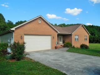 1916 Star Dust Way, Walland, TN 37886-2098