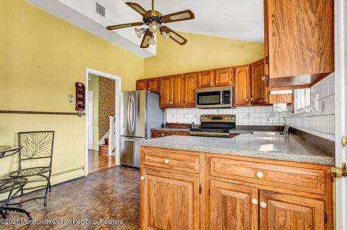 63 Cloverdale Cir, Tinton Falls NJ 07724-3105 exterior