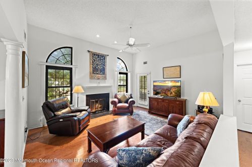 95 Old Orch Ln, Tinton Falls NJ 07712-2569 exterior