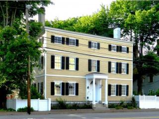 298 Middle St, Portsmouth, NH 03801-5102
