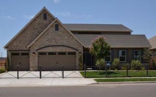 7471 Riverside Dr, Fresno, CA 93722-9306
