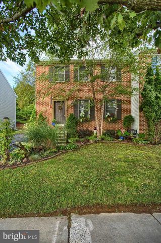 53 Brian Dr, Carlisle, PA 17015-4326