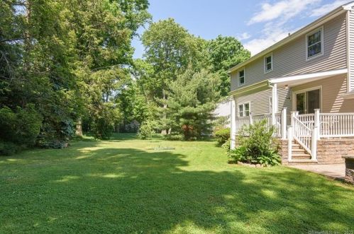 54 Pequot Rd, Plainville, CT 06062-1818