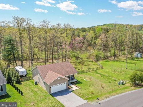 342 Executive Way, Hedgesville WV  25427-5770 exterior