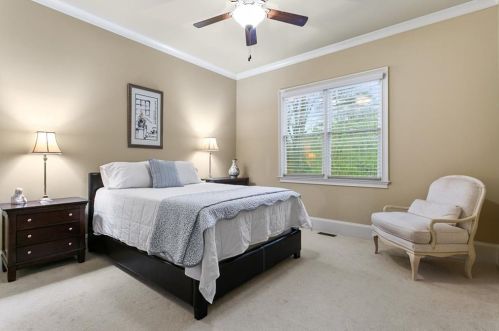 5850 Garber Dr, Atlanta GA  30328-5151 exterior